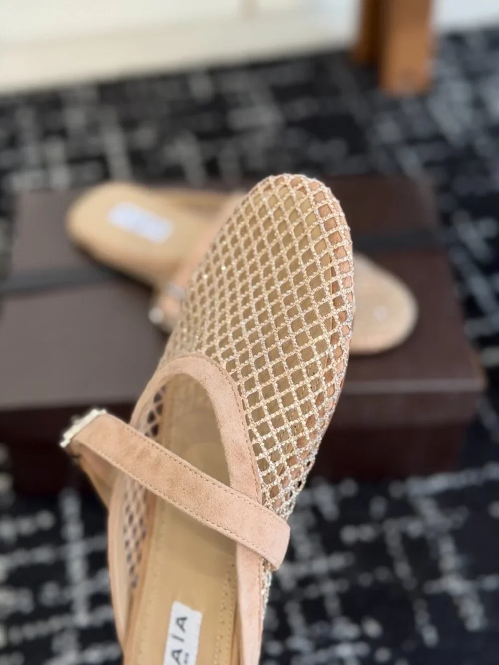 ALAÏA style Elegant Woven Flat Mules